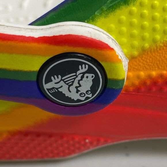 EUC CROCS Adult Unisex Classic Rainbow Clogs Sandals Shoes - Men 9 - Women 11 - Picture 5 of 9